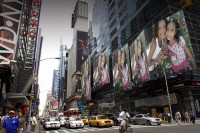 /album/galeria-de-fotos-pagina-inicial/karine-e-karen-em-time-square-jpg/
